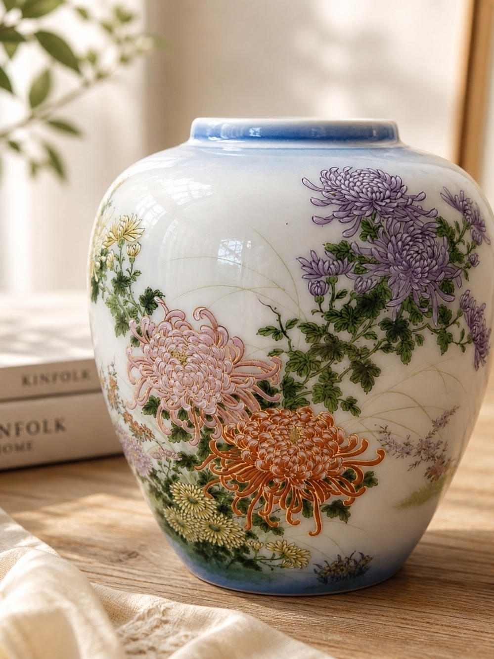 Vintage Japan Porcelain Chrysanthemum Vase Blue White Gold Floral 5.5”